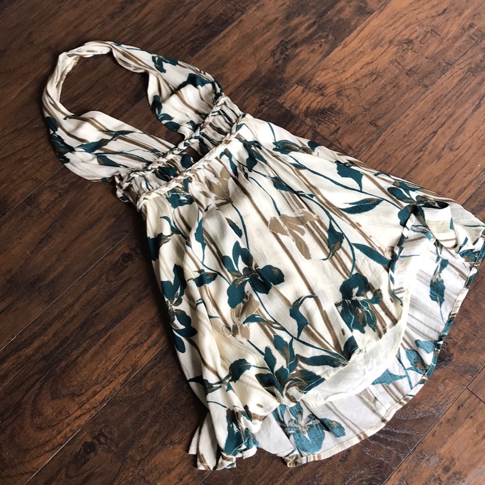 Boutique open back plunge neck dress